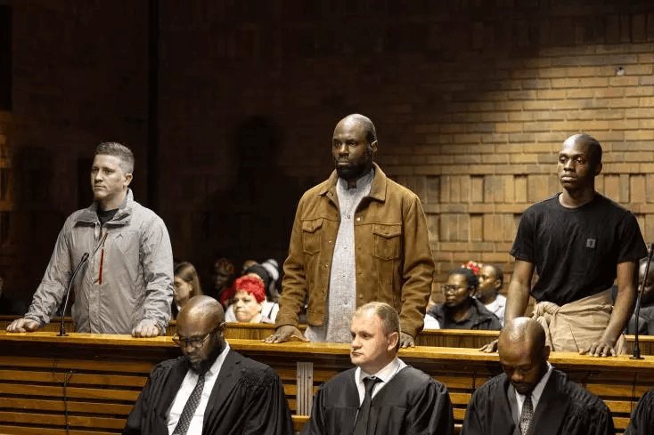 Illustration — Kemi Seba derrière les barreaux à Pretoria : le panafricaniste face à l'extradition vers le Bénin