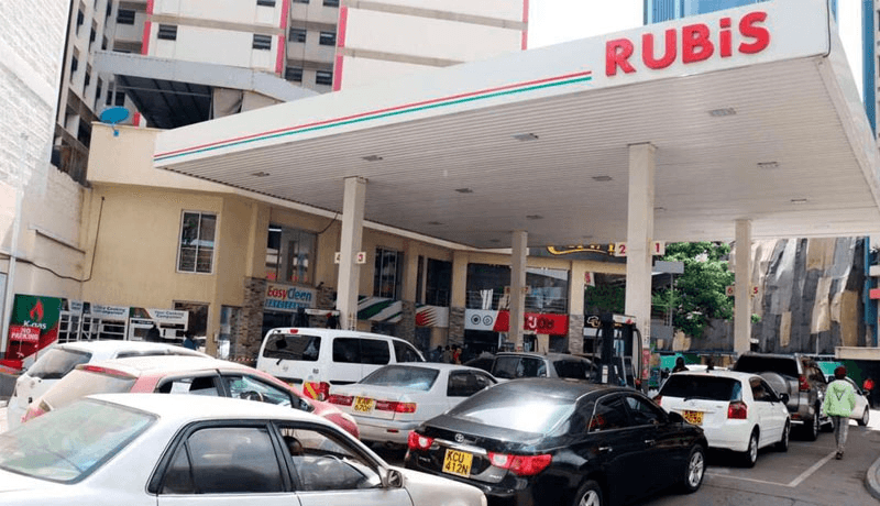 Illustration — Kenya : Ruto promet -50% de TVA sur le carburant, livre -18,75% — quand le populisme rencontre le code fiscal