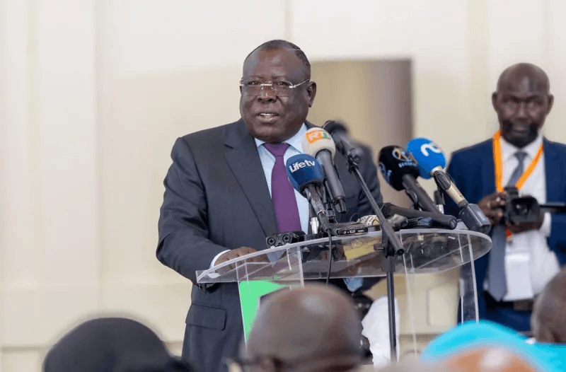 Illustration — Abidjan 2030 selon Bacongo : une ville qui court vite — et les quartiers qui attendent encore