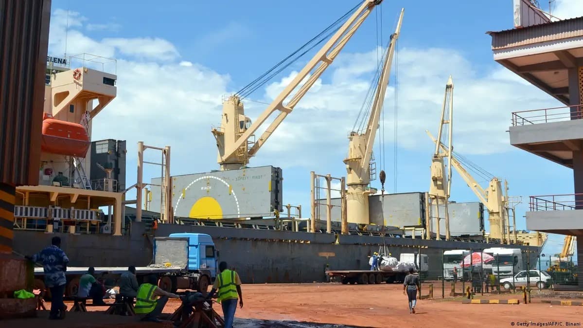 Illustration — Guinée : le port de Conakry, porte d'entrée des armes russes vers le Mali ?